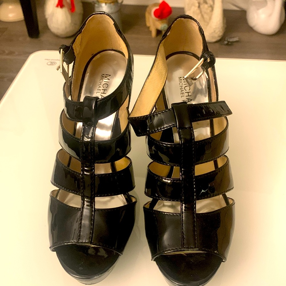 NWT. Michael Kors Camden Platform 5” inch heel. Patent